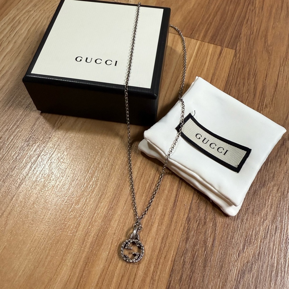 Gucci Unisex Interlocking Textured G Sterling Silver Pendant Necklace